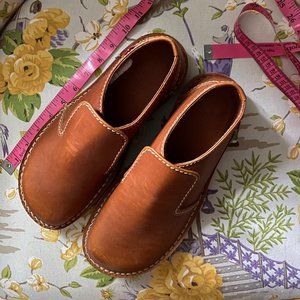 Fabulous Falster Duck Feet Shoes